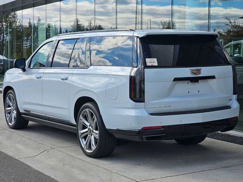 New 2026 Cadillac Escalade ESV Platinum Sport AWD/4WD image 3