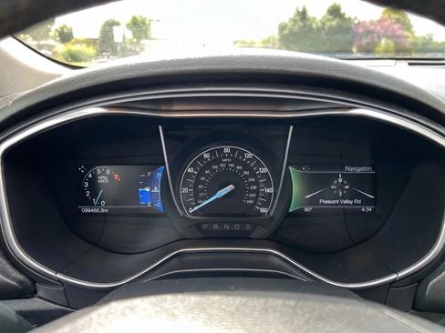 Used 2017 Ford Fusion Titanium AWD/4WD image 24