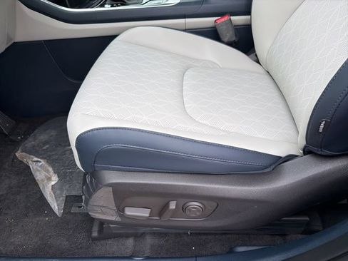New 2026 Kia Carnival EX FWD image 12