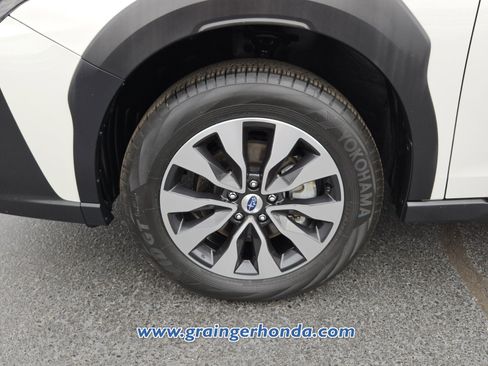 Used 2024 Subaru Outback Limited AWD/4WD image 9