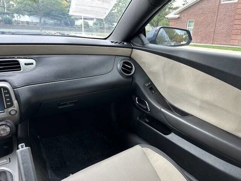 Used 2015 Chevrolet Camaro LT image 19