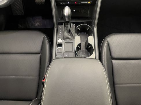Used 2023 Volkswagen Atlas SE image 16