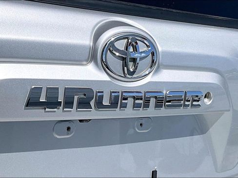 Used 2019 Toyota 4Runner SR5 Premium AWD/4WD image 24