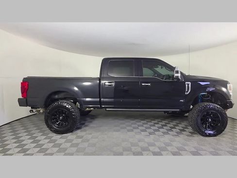 Used 2021 Ford F250 Platinum w/ FX4 Off-Road Package AWD/4WD image 38