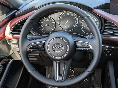New 2026 MAZDA MAZDA3 Hatchback w/Premium Plus Pkg image 24
