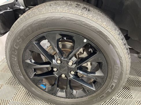 Used 2023 Jeep Wrangler Unlimited Sahara image 33