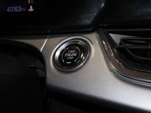 Certified 2025 Chevrolet Trax LT FWD image 15