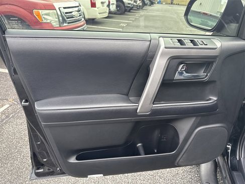 Used 2019 Toyota 4Runner SR5 image 10