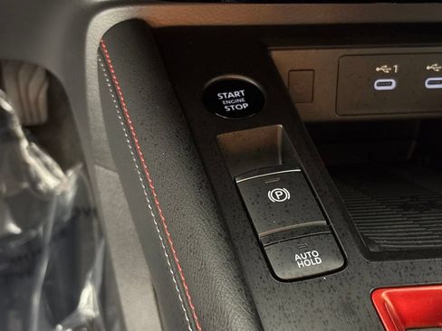 Certified 2025 Nissan Kicks SR FWD image 30