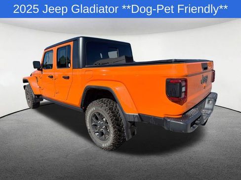 Used 2025 Jeep Gladiator Sport AWD/4WD image 4