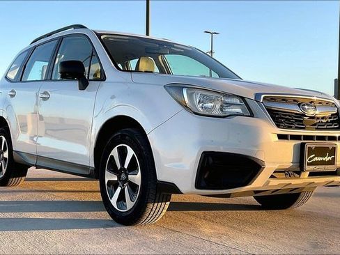 Used 2017 Subaru Forester 2.5i w/ Alloy Wheel Package image 3