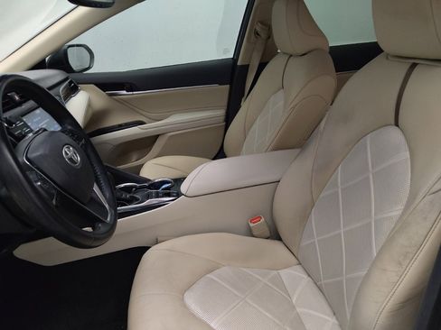 Used 2018 Toyota Camry XLE FWD image 17