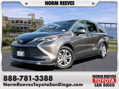 Used 2023 Toyota Sienna Platinum FWD image 1