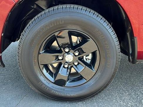 Used 2019 RAM 1500 Express image 10