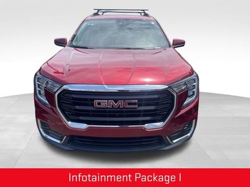 Used 2022 GMC Terrain SLE w/ Driver Convenience Package FWD image 2