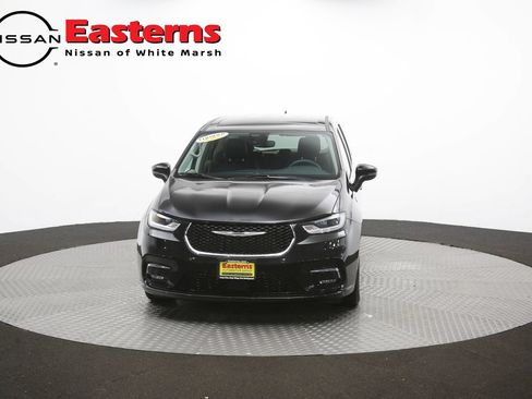Used 2023 Chrysler Pacifica Touring-L FWD image 55