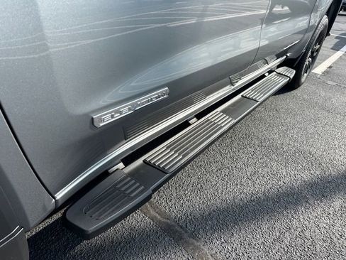 New 2025 GMC Sierra 1500 Elevation image 16