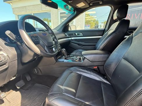 Used 2016 Ford Explorer XLT w/ Equipment Group 202A AWD/4WD image 10