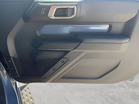 New 2025 Ford Bronco Badlands image 2