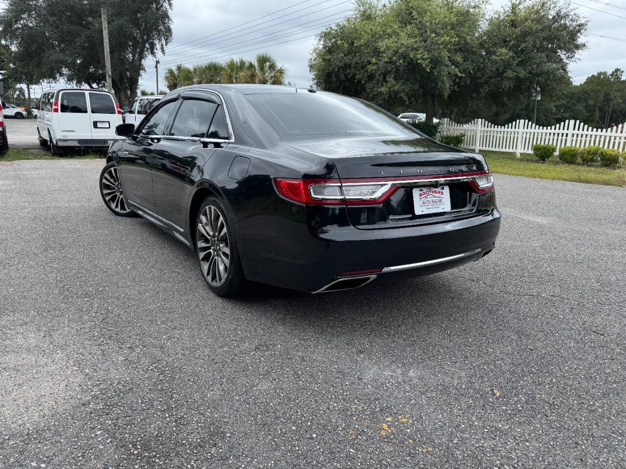Used 2017 Lincoln Continental Reserve w/ Luxury Package AWD/4WD image 32