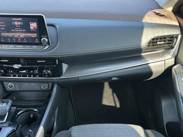 Used 2021 Nissan Rogue SV FWD image 18
