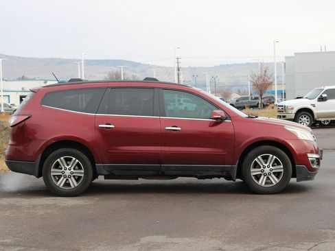 Used 2016 Chevrolet Traverse LT w/ LPO, 'HIT The Road' Package image 7