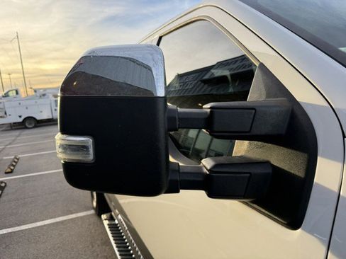 Used 2019 Ford F250 Lariat w/ Chrome Package image 23