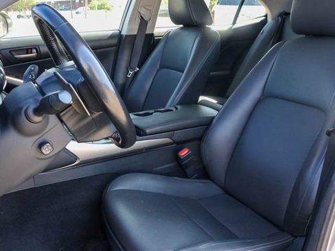 Used 2018 Lexus IS 300 AWD w/ Comfort Package image 12