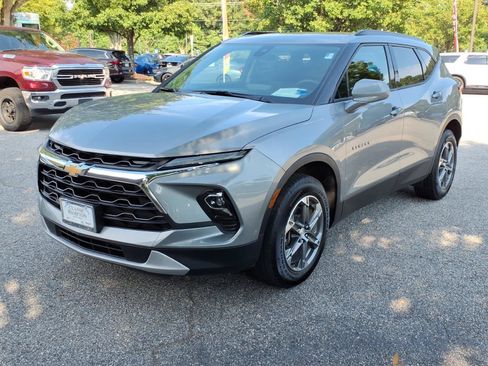 Used 2024 Chevrolet Blazer LT w/ Convenience Package FWD image 1