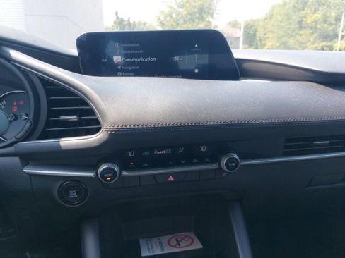 Used 2024 MAZDA MAZDA3 s FWD image 10