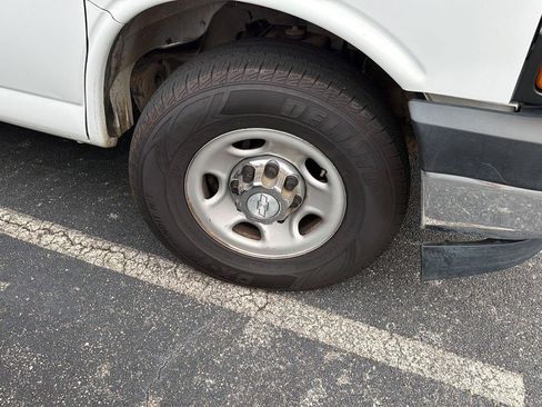 Used 2019 Chevrolet Express 3500 LT w/ LT Preferred Equipment Group RWD image 6