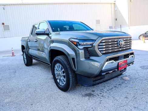 Certified 2025 Toyota Tacoma Limited AWD/4WD image 5