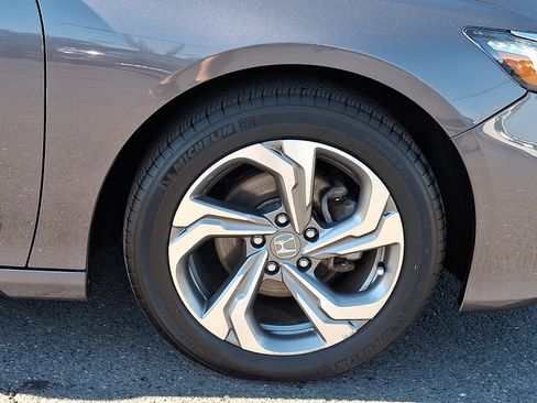 Used 2019 Honda Accord EX image 8