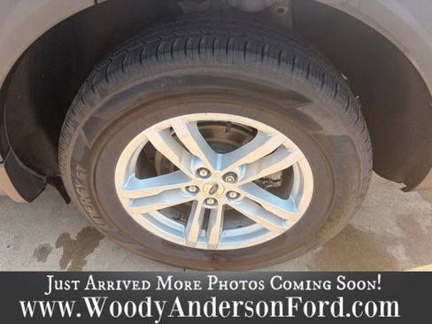 Used 2024 Ford Explorer XLT w/ Equipment Group 202A AWD/4WD image 7