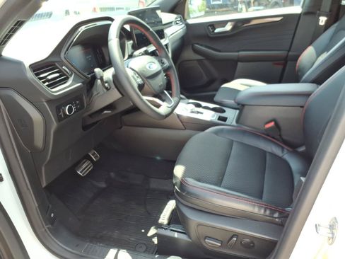 Used 2023 Ford Escape ST-Line w/ Tech Pack #1 AWD/4WD image 11
