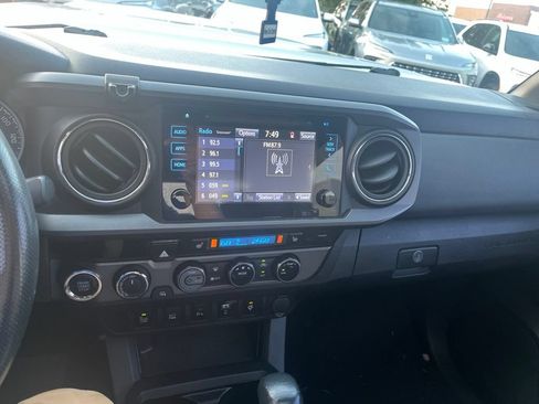 Used 2016 Toyota Tacoma TRD Sport w/ Premium & Technology Package AWD/4WD image 8
