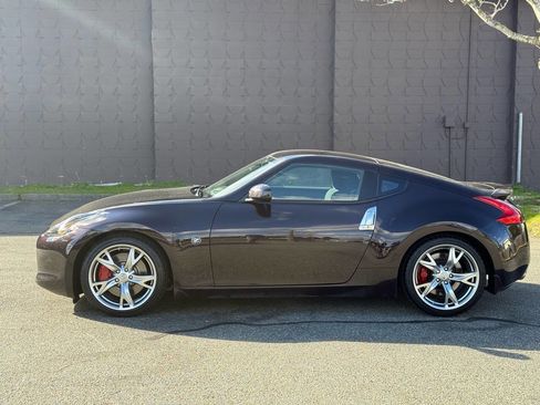 Used 2010 Nissan 370Z Touring w/ Sport Pkg image 4