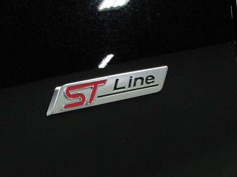 Certified 2025 Ford Escape ST-Line Select AWD/4WD image 32