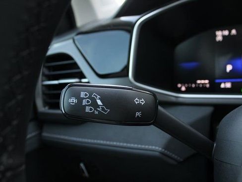New 2026 Volkswagen Taos SE AWD/4WD image 9