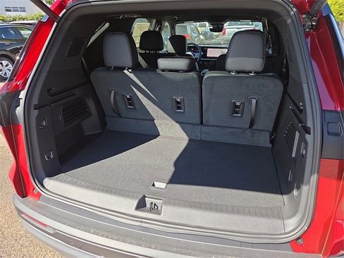 New 2026 Chevrolet Traverse LT w/ Driver Confidence Package image 7