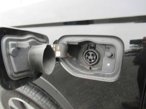 Used 2023 Jeep Grand Cherokee 4WD 4xe w/ Luxury Tech Group II image 14