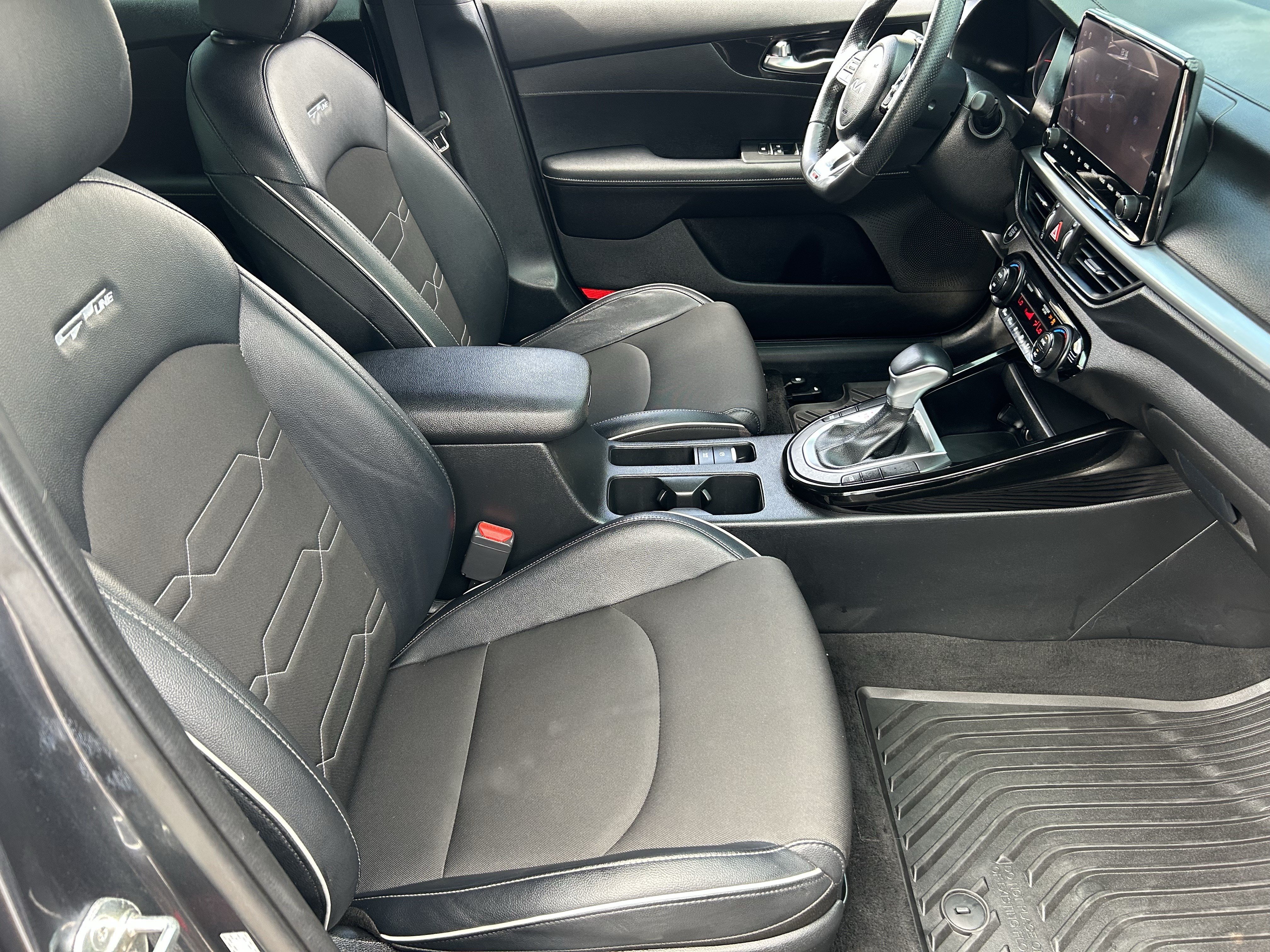 Used 2023 Kia Forte GT-Line w/ GT-Line Technology Package FWD image 9