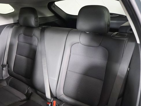 Used 2025 Chevrolet Trax LT FWD image 29