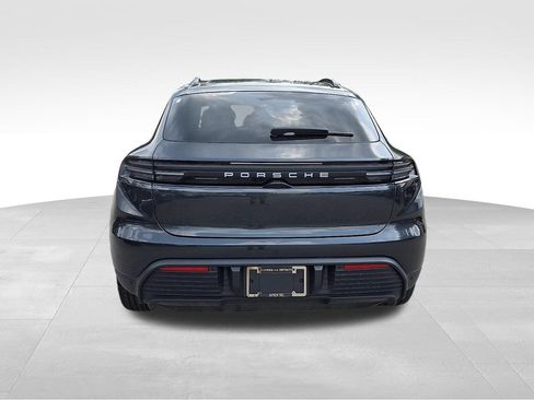Used 2025 Porsche Macan Electric RWD image 5