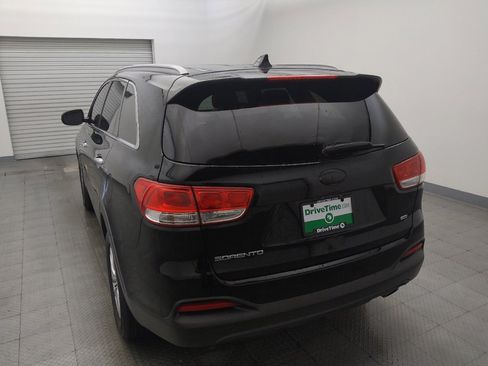 Used 2018 Kia Sorento FWD image 6