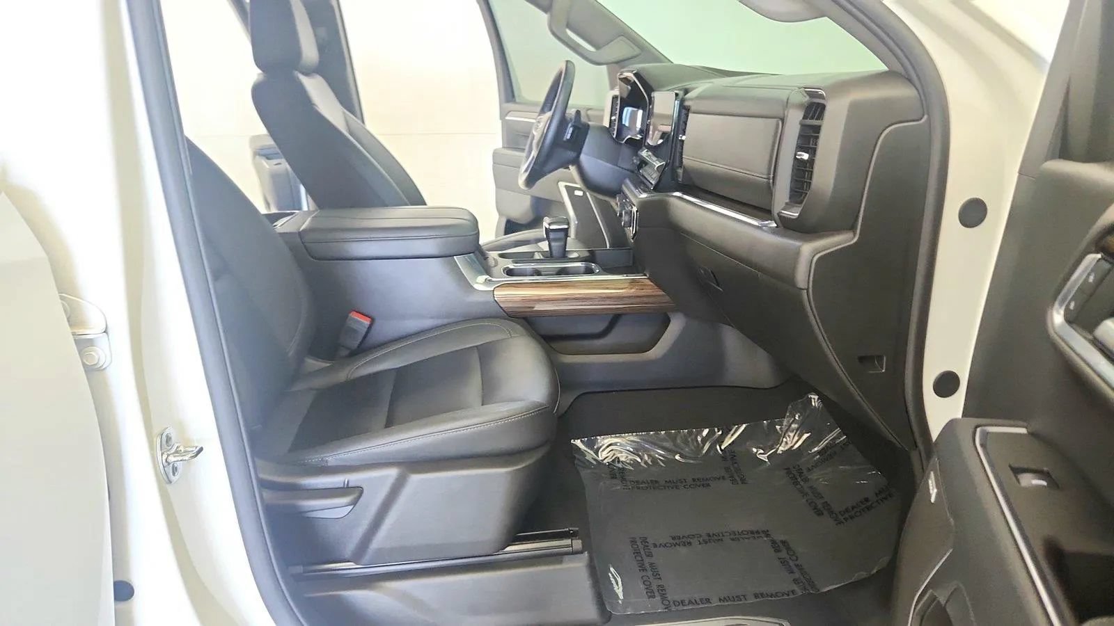Used 2025 Chevrolet Silverado 1500 RST w/ Convenience Package II AWD/4WD image 29
