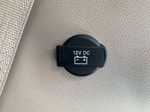 Used 2020 Chrysler Pacifica Touring-L FWD image 19
