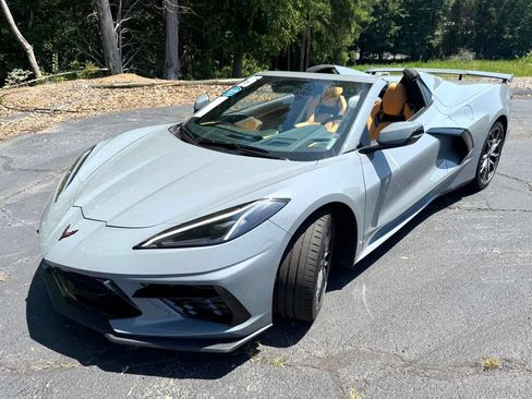 Used 2025 Chevrolet Corvette Stingray Preferred Conv w/ Z51 Performance Package RWD image 29