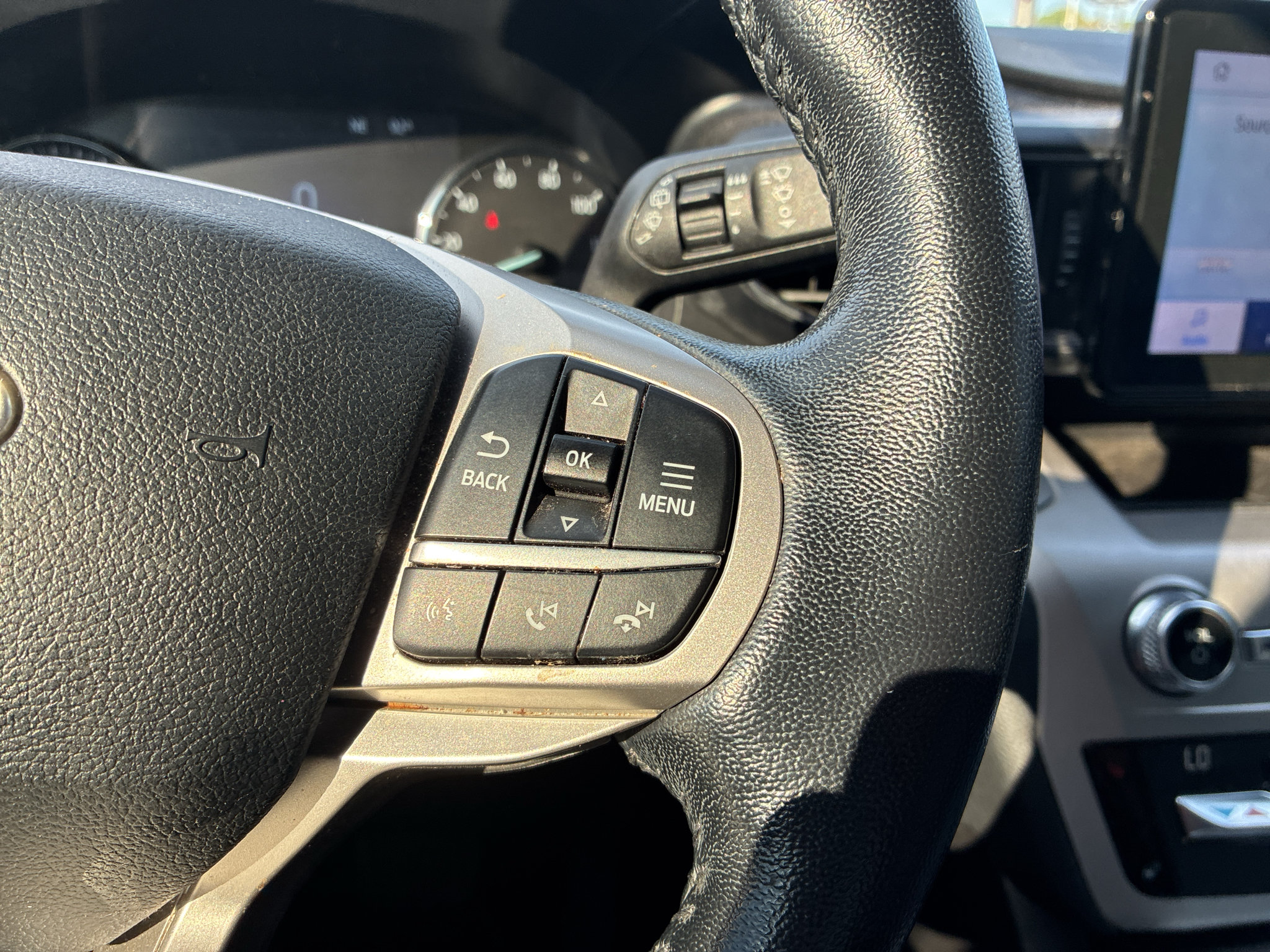 Used 2021 Ford Explorer XLT w/ Equipment Group 202A RWD image 26