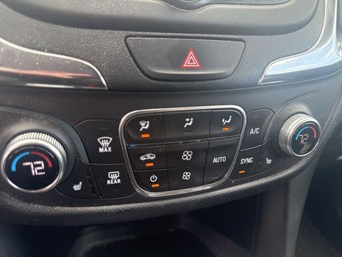 Used 2019 Chevrolet Equinox LT AWD/4WD image 13